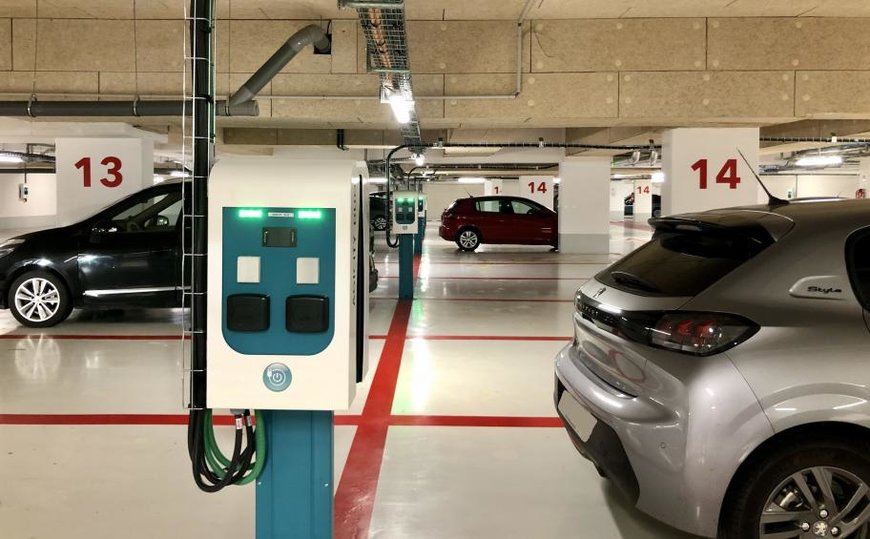 EIFFAGE ANTICIPE ET DÉPASSE LES EXIGENCES DE LA LOI LOM EN PASSANT À PLUS DE 220 POINTS DE RECHARGES ÉLECTRIQUES DANS LE PARKING DE SON SIÈGE SOCIAL DE VÉLIZY-VILLACOUBLAY